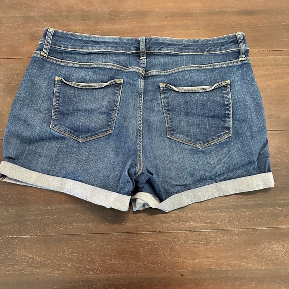 Universal Thread denim midi shorts - Picture 4 of 4
